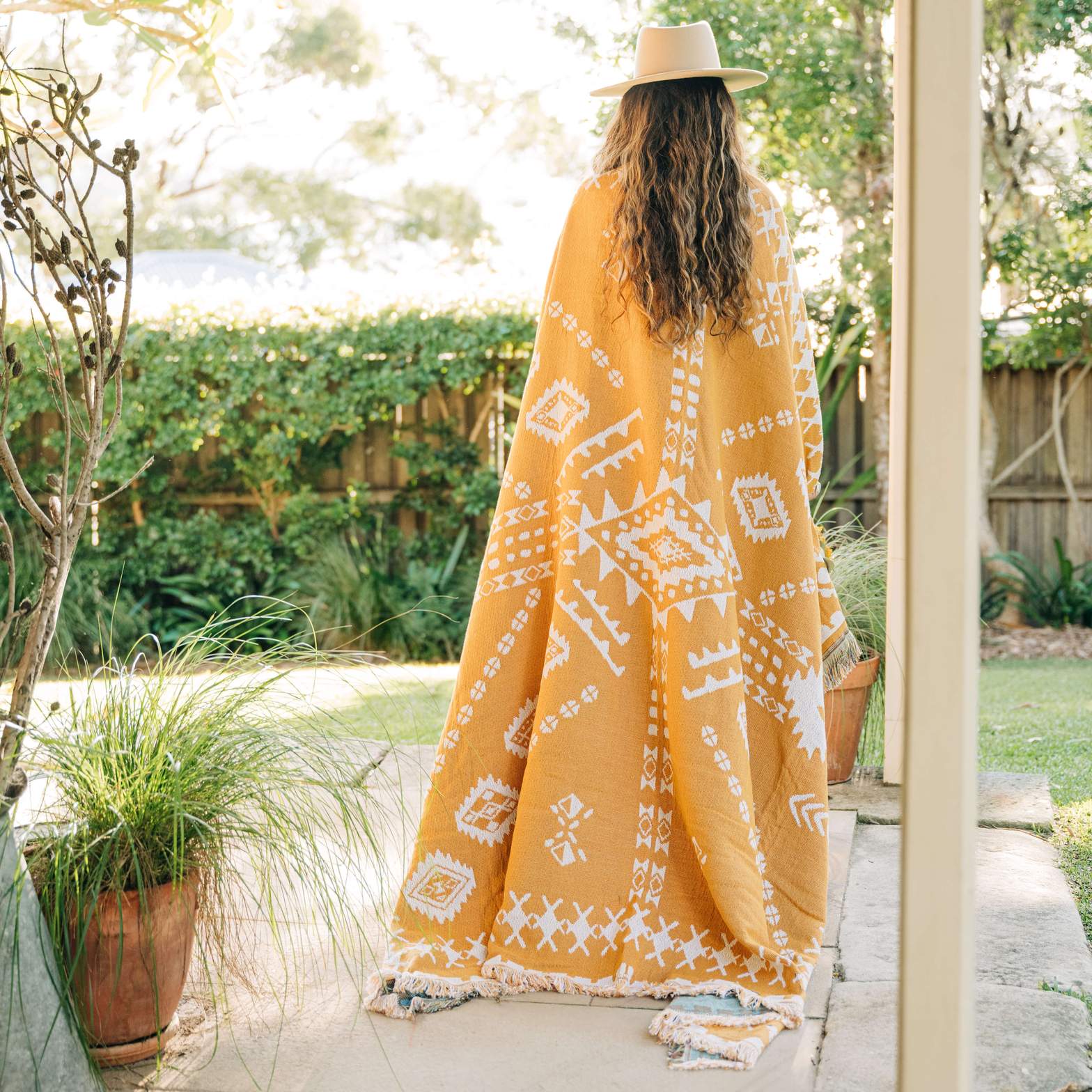 'GOOD DAY SUNSHINE' WOVEN PICNIC RUG/THROW