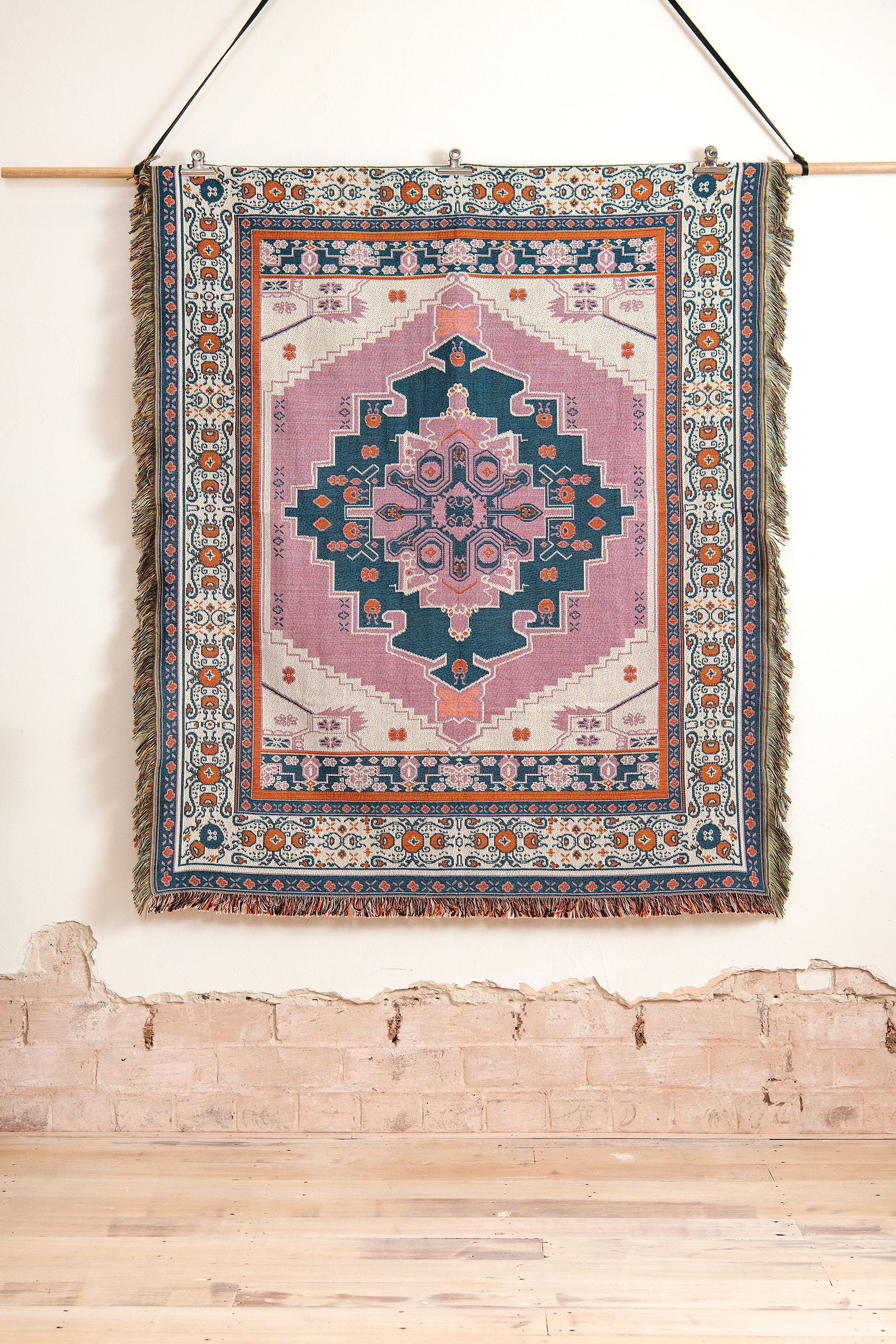 Hendeer 'STRAWBERRY FIELDS' WOVEN PICNIC RUG