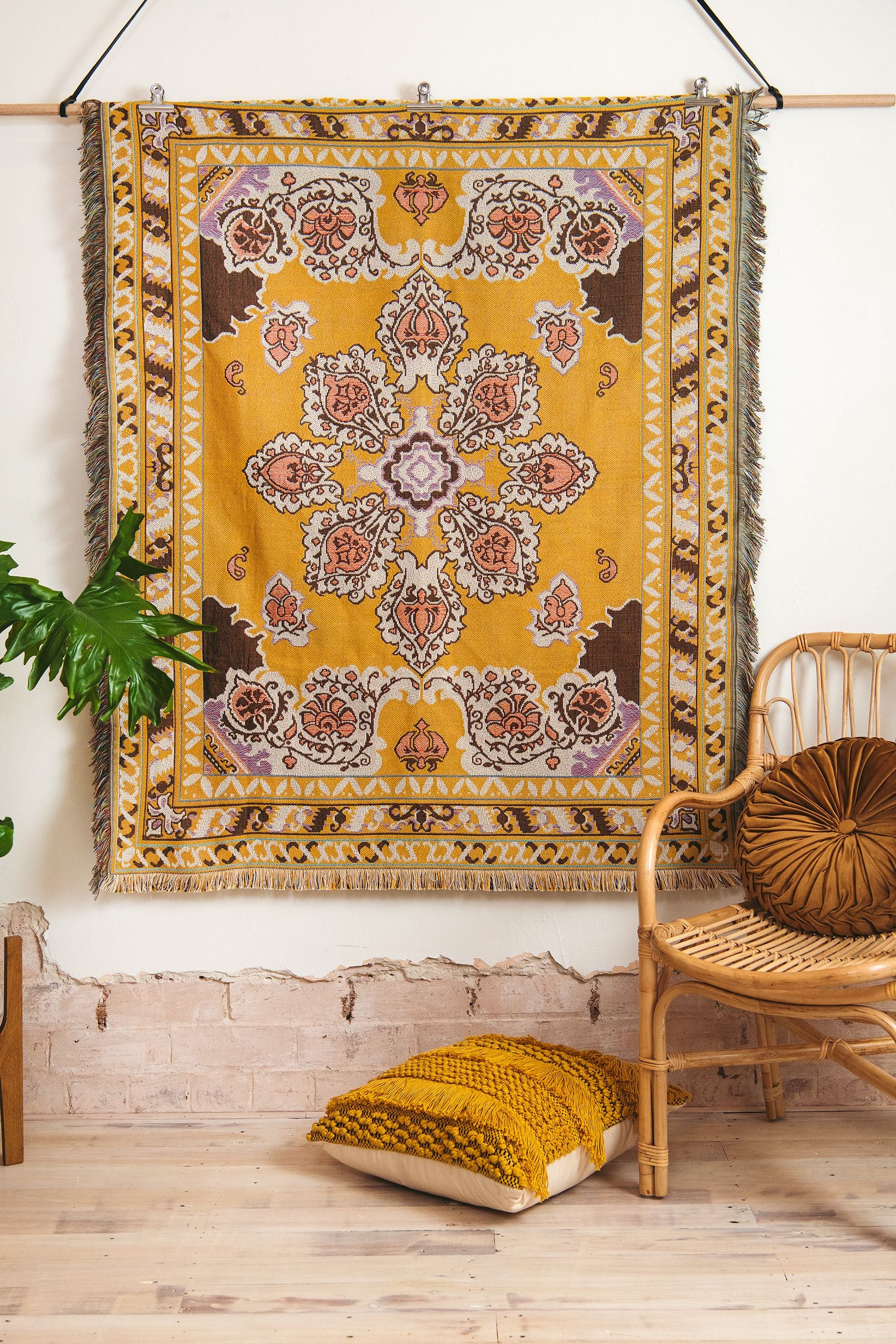 Hendeer 'HERE COMES THE SUN' WOVEN PICNIC RUG