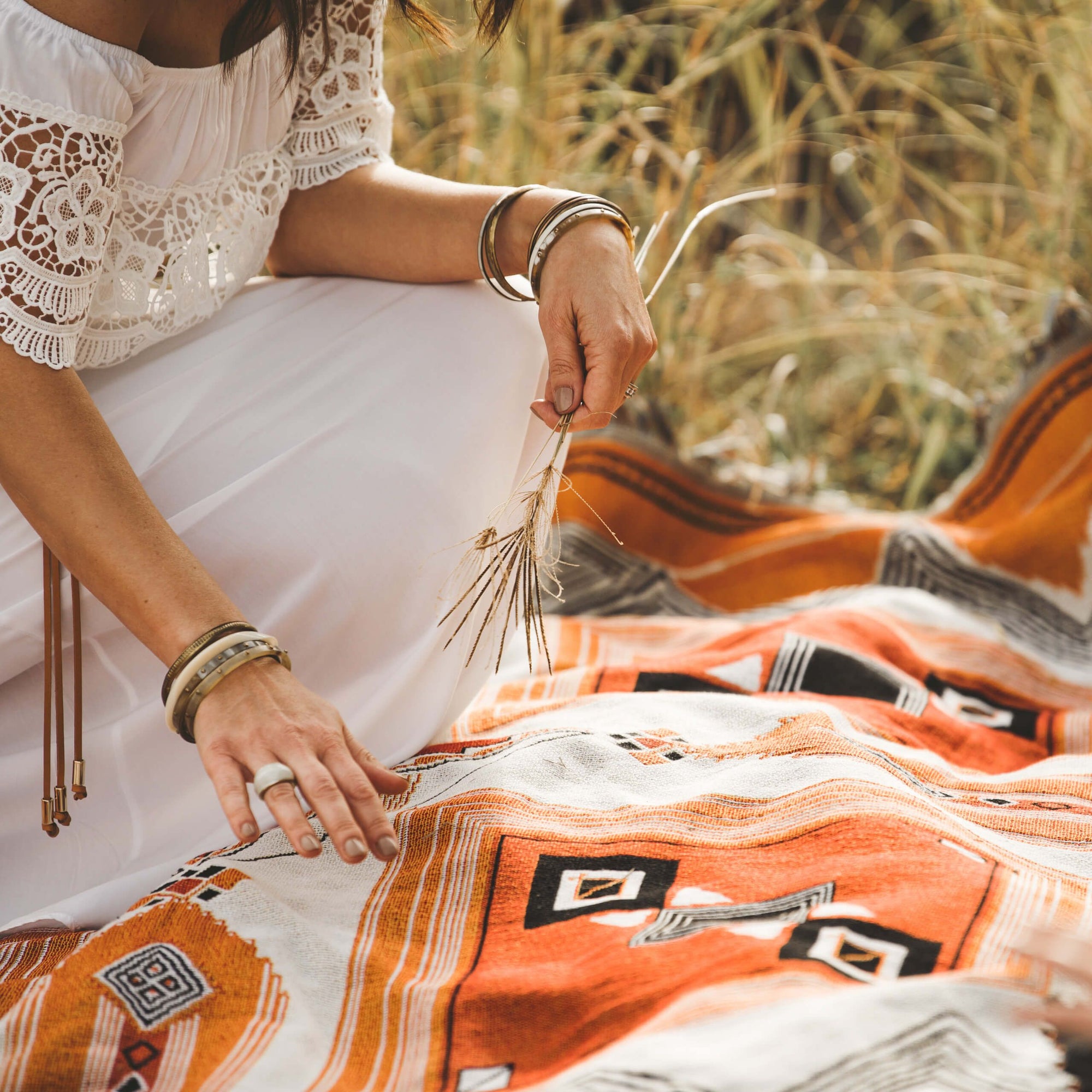 Hendeer 'COME TOGETHER' WOVEN PICNIC RUG